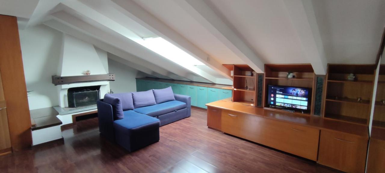 Loft Mansardato Monza Luaran gambar