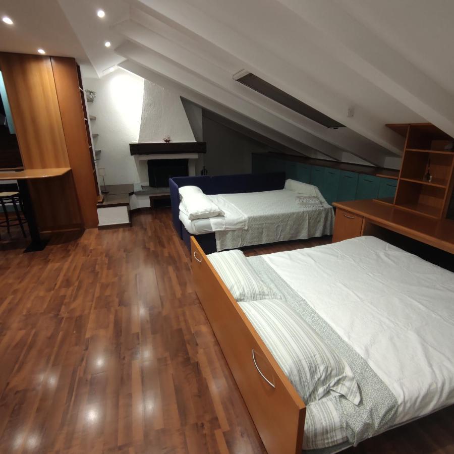 Loft Mansardato Monza Luaran gambar