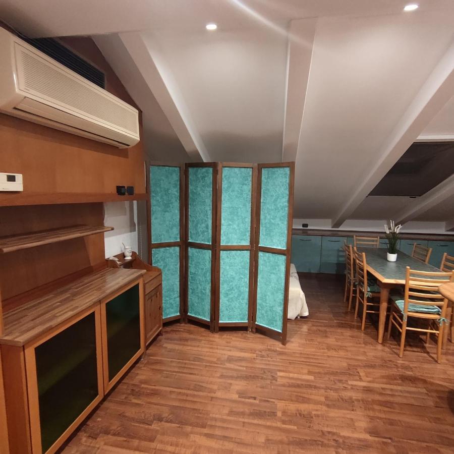 Loft Mansardato Monza Luaran gambar