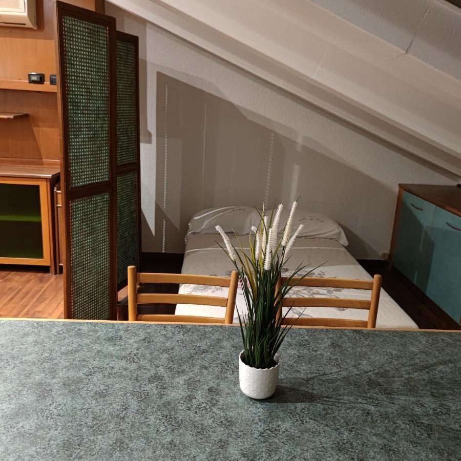 Loft Mansardato Monza Luaran gambar